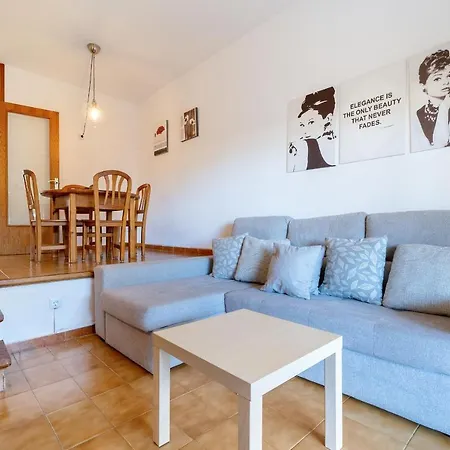 Hauzify I Audrey Apartment